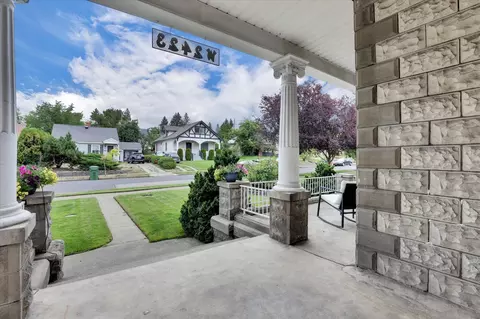 Exterior - 2423 W Dalton Ave, Spokane, WA 99205 photo 3 of 7