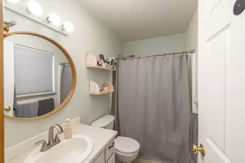 Bath - 3104 Silverthorn Ln, Cheney, WA 99004 photo 1 of 2