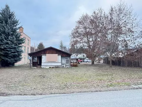 107 E 4th Ave, Metaline Falls, WA 99153
