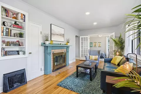 Living - 608 E 33rd Ave, Spokane, WA 99203 photo 3 of 5