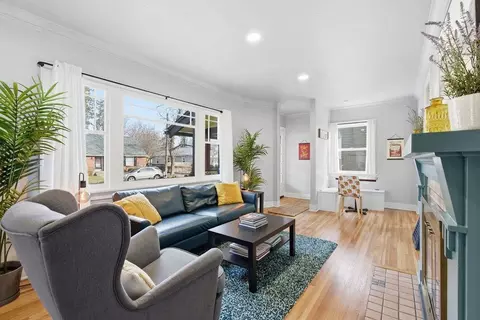 Living - 608 E 33rd Ave, Spokane, WA 99203 photo 4 of 5