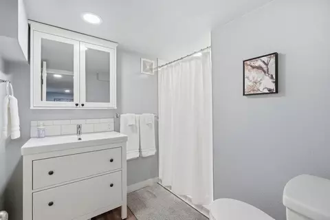Bath - 608 E 33rd Ave, Spokane, WA 99203 photo 3 of 3