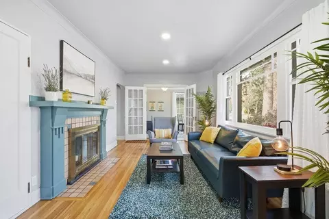 Living - 608 E 33rd Ave, Spokane, WA 99203 photo 2 of 5