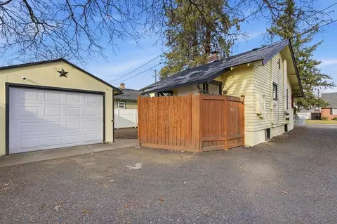 Exterior - 608 E 33rd Ave, Spokane, WA 99203 photo 2 of 6