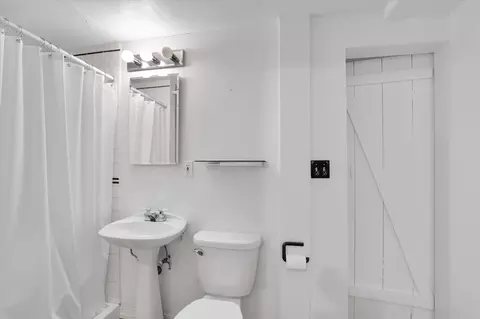 Bath - 3623 E 17th Ave, Spokane, WA 99223 photo 4 of 4