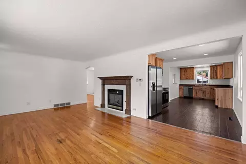 Living - 427 E Longfellow Ave, Spokane, WA 99207 photo 1 of 6