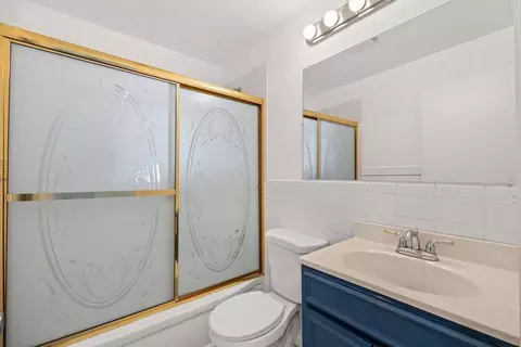 Bath - 427 E Longfellow Ave, Spokane, WA 99207 photo 1 of 2