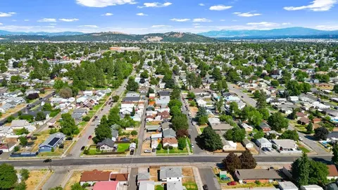 View/Area - 427 E Longfellow Ave, Spokane, WA 99207 photo 6 of 6
