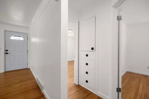 Entry Way - 427 E Longfellow Ave, Spokane, WA 99207 photo 1 of 1