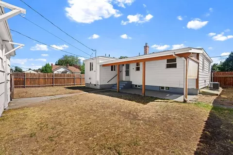 Exterior - 427 E Longfellow Ave, Spokane, WA 99207 photo 5 of 7
