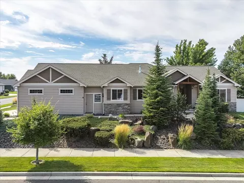 2609 W Hawthorne Rd, Spokane, WA 99208