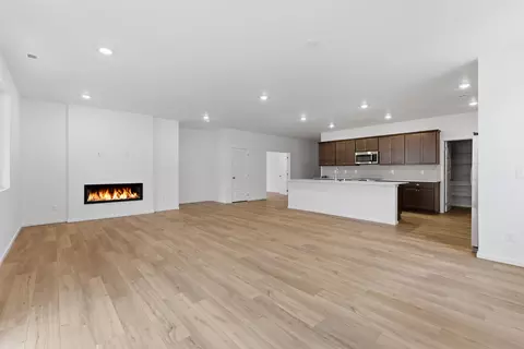 Living - 3023 S Bristlecone Ln, Spokane Valley, WA 99037 photo 2 of 2