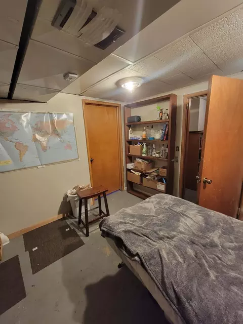 Bedroom - 407 E Hoffman Ave, Spokane, WA 99207 photo 4 of 4