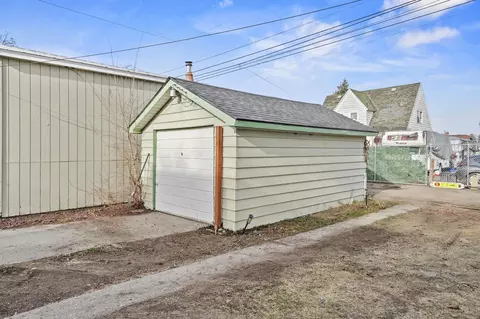 Exterior - 407 E Hoffman Ave, Spokane, WA 99207 photo 4 of 5