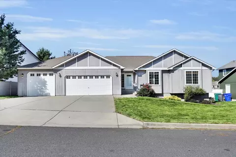 18215 E Crescent Dr, Greenacres, WA 99016