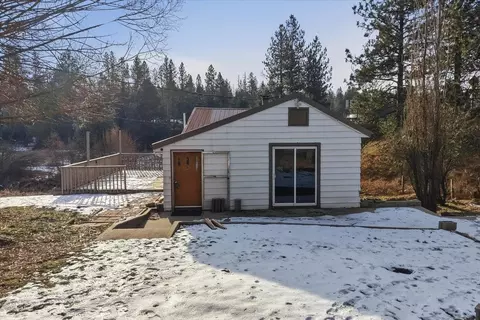 25315 N North Rd, Colbert, WA 99005