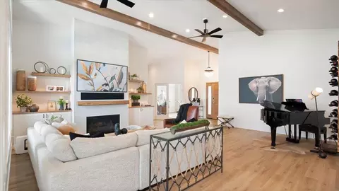 Living - 1213 E Fireside Ln, Spokane, WA 99208 photo 3 of 8