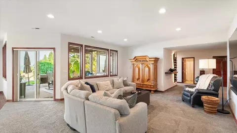 Living - 1213 E Fireside Ln, Spokane, WA 99208 photo 8 of 8