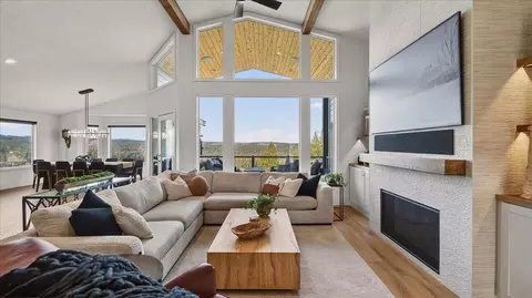 Living - 1213 E Fireside Ln, Spokane, WA 99208 photo 6 of 8