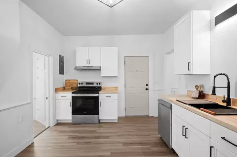 Kitchen - 2304 E 6th Ave, Spokane, WA 99202 photo 2 of 3