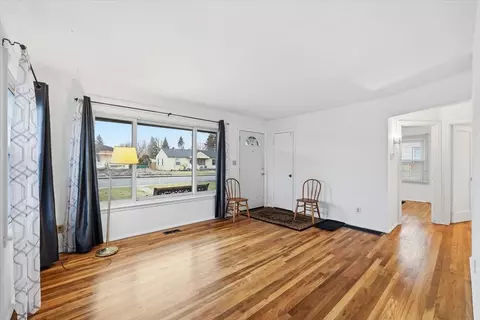 Living - 513 E Dave Ct, Spokane, WA 99207 photo 2 of 3