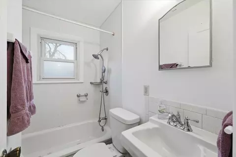 Bath - 513 E Dave Ct, Spokane, WA 99207 photo 1 of 1