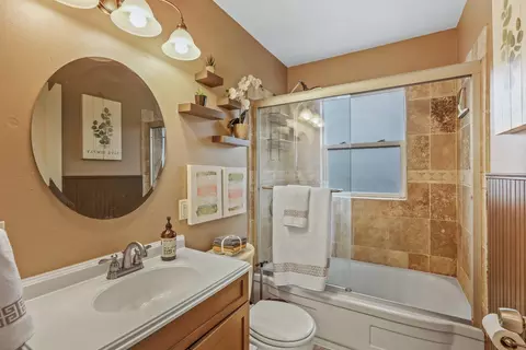 Bath - 5725 N E St, Spokane, WA 99205 photo 1 of 1
