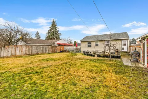 Exterior - 5725 N E St, Spokane, WA 99205 photo 5 of 5
