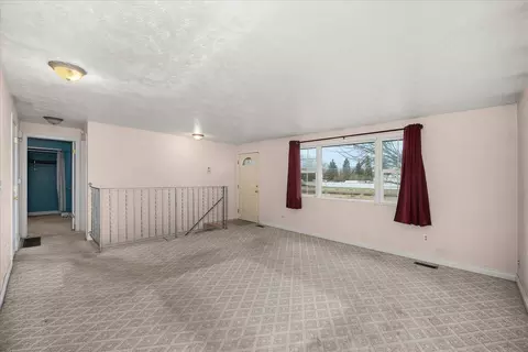Living - 7721 E Rutter Ave, Spokane Valley, WA 99212 photo 4 of 4
