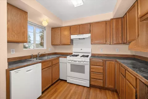 Kitchen - 7721 E Rutter Ave, Spokane Valley, WA 99212 photo 2 of 3