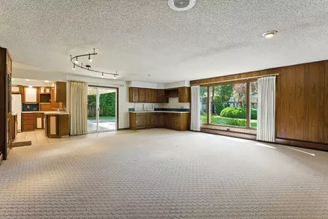 Living - 1610 E 35th Ave, Spokane, WA 99203 photo 4 of 4