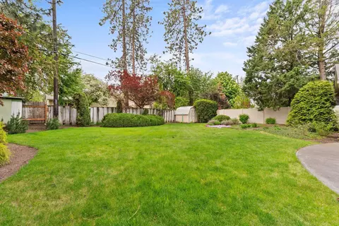 Exterior - 1610 E 35th Ave, Spokane, WA 99203 photo 7 of 8