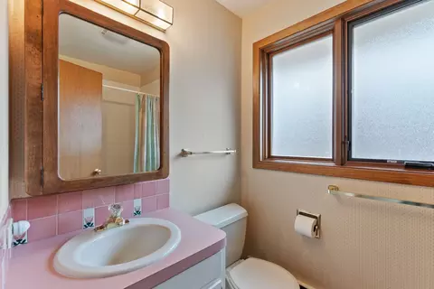 Bath - 1610 E 35th Ave, Spokane, WA 99203 photo 3 of 4