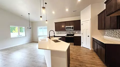 Kitchen - 8101 E Baldwin Ave, Spokane, WA 99212 photo 1 of 3