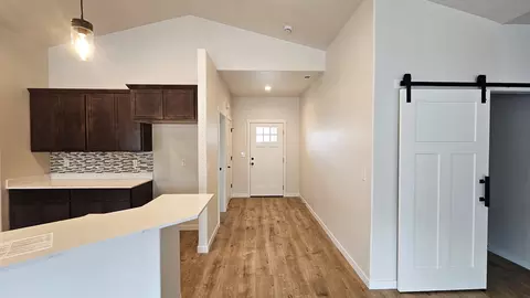 Entry Way - 8101 E Baldwin Ave, Spokane, WA 99212 photo 1 of 2