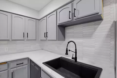 Kitchen - 511 Euclid Ave, Spokane, WA 99207 photo 7 of 9