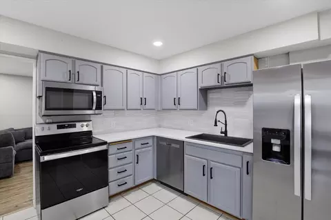 Kitchen - 511 Euclid Ave, Spokane, WA 99207 photo 2 of 9