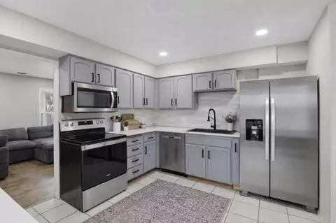 Kitchen - 511 Euclid Ave, Spokane, WA 99207 photo 3 of 9