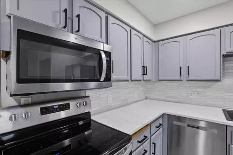 Kitchen - 511 Euclid Ave, Spokane, WA 99207 photo 6 of 9