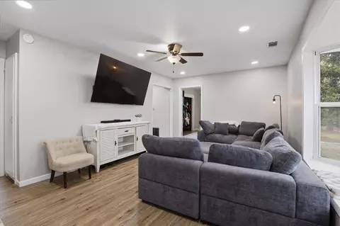 Living - 511 Euclid Ave, Spokane, WA 99207 photo 2 of 3