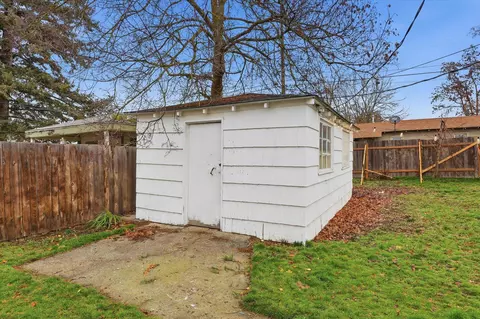 Exterior - 511 Euclid Ave, Spokane, WA 99207 photo 7 of 12