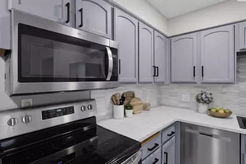 Kitchen - 511 Euclid Ave, Spokane, WA 99207 photo 5 of 9