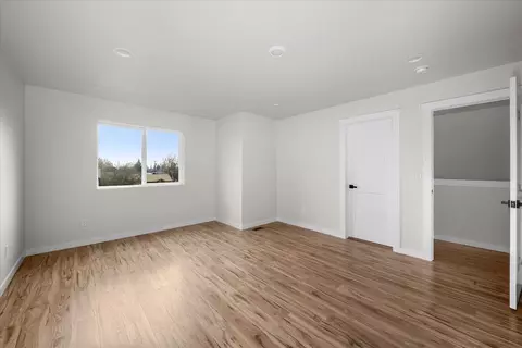 2401 E Longfellow Ave, Spokane, WA 99207 photo 16