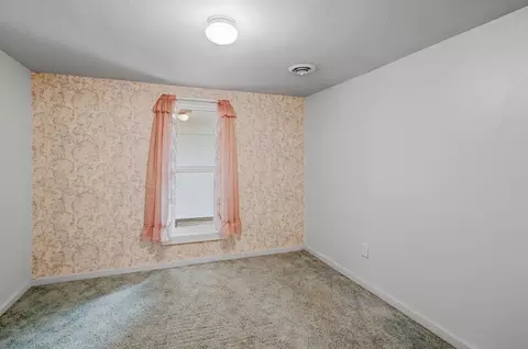 Bedroom - 3924 E Pacific Ave, Spokane, WA 99202 photo 3 of 5