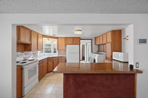 Kitchen - 3924 E Pacific Ave, Spokane, WA 99202 photo 1 of 3