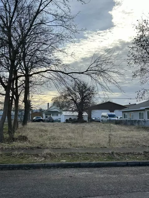 1924 E Sharp Ave, Spokane, WA 99202 photo 5