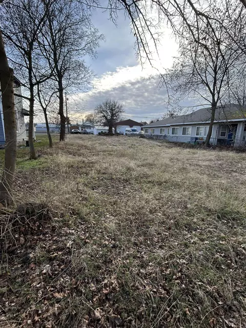 1924 E Sharp Ave, Spokane, WA 99202 photo 3