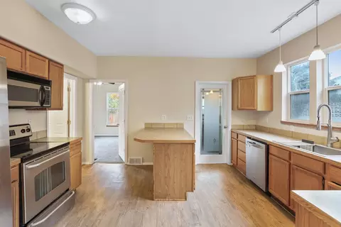 Kitchen - 2721 E Queen Ave, Spokane, WA 99217 photo 1 of 2