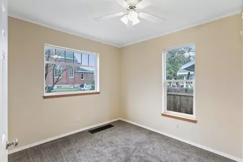 Bedroom - 2721 E Queen Ave, Spokane, WA 99217 photo 2 of 8