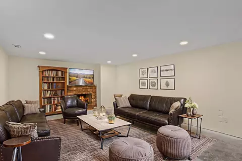 Living - 18721 E 8th Ave, Spokane Valley, WA 99016 photo 3 of 3